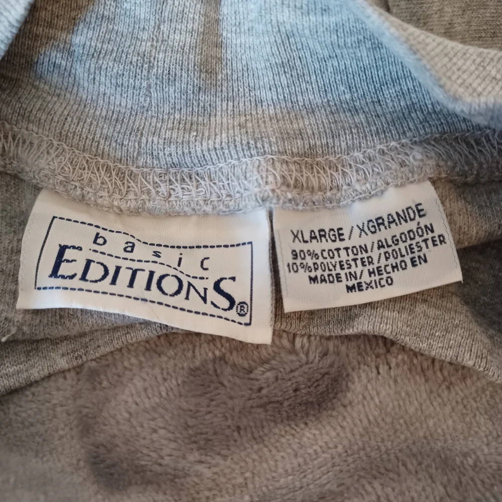 Basic Editions Sleeveless Top - Picture 3 of 3